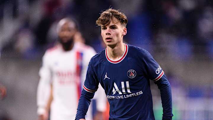 Sunderland boss on midfielder: 'He's trained with Messi and Mbappe - his talent is obvious'