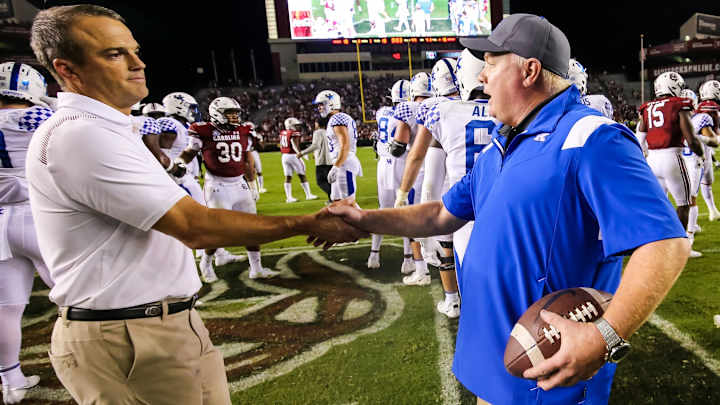 South Carolina's Pass Rush vs. UK's Offensive Line: A Mediocre Matchup South Carolina's Pass Rush vs. UK's Offensive Line: A Mediocre Matchup