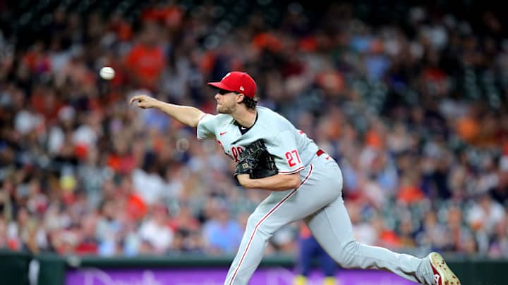 How Can the 2022 Philadelphia Phillies Succeed Where the 2011 Team Failed?