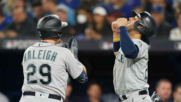 Mariners Top Blue Jays 4-0; Seattle Wins First Playoff Game Since 2001