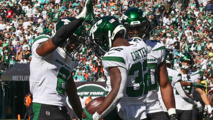 Jets’ Michael Carter Trolls Jaylen Waddle’s Touchdown Celebration (Video)