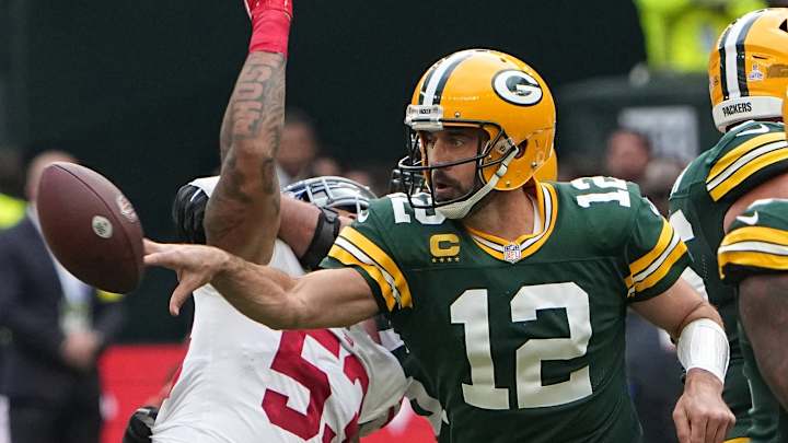 Did Loss to Giants Suggest Aaron Rodgers Is  Slipping or Adjusting?
