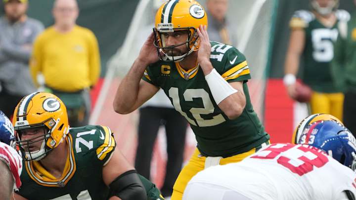 Aaron Rodgers Doesn’t Like Packers’ Negative Locker Room Chatter