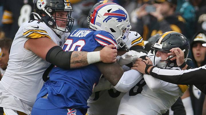 Steelers’ Kenny Pickett Takes Exception to Low Hit by Bills DE