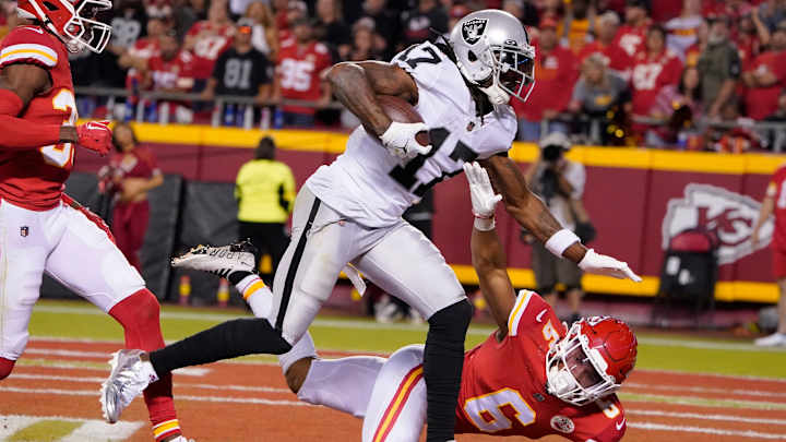 Davante Adams Apologizes for Shoving Stadium Worker to Ground