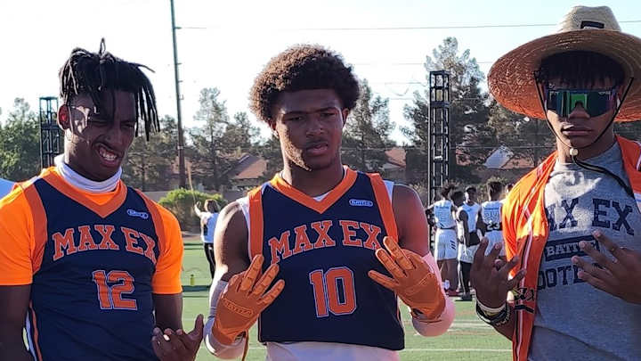 Huskies Offer Wide Receiver from San Fernando Valley