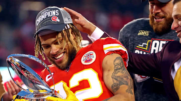 Watch: Former LSU Star Dresses Up in Vol Gear Watch: Former LSU Star Dresses Up in Vol Gear