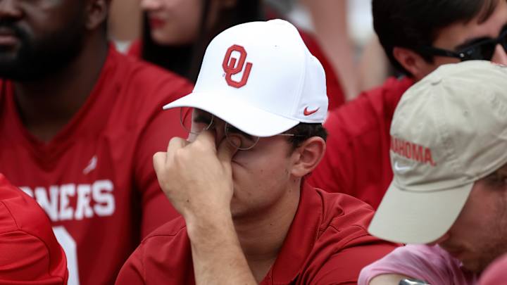 Kansas Jayhawks at Oklahoma Sooners Predictions: Big trends will continue.