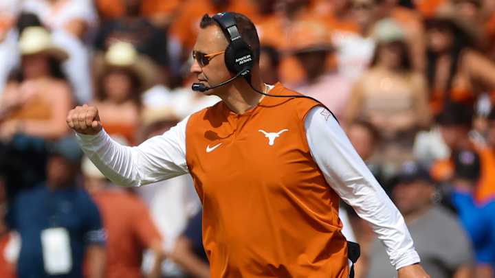 Steve Sarkisian: Longhorns Offensive Staff Has 'A Bunch of Really Good Minds' Steve Sarkisian: Longhorns Offensive Staff Has 'A Bunch of Really Good Minds'