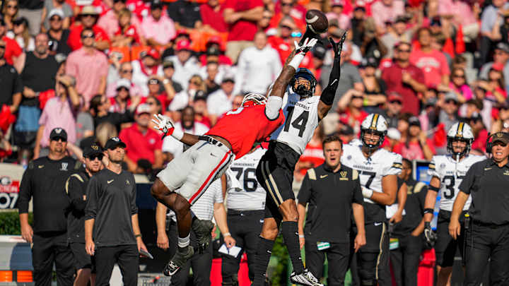 Final: Georgia Suffocates, Shuts Out Vanderbilt 55-0