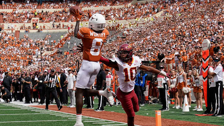 Longhorns vs. Iowa State Notebook: Texas Fights Off Multiple Cyclone Jabs, Grinds Out Win Longhorns vs. Iowa State Notebook: Texas Fights Off Multiple Cyclone Jabs, Grinds Out Win