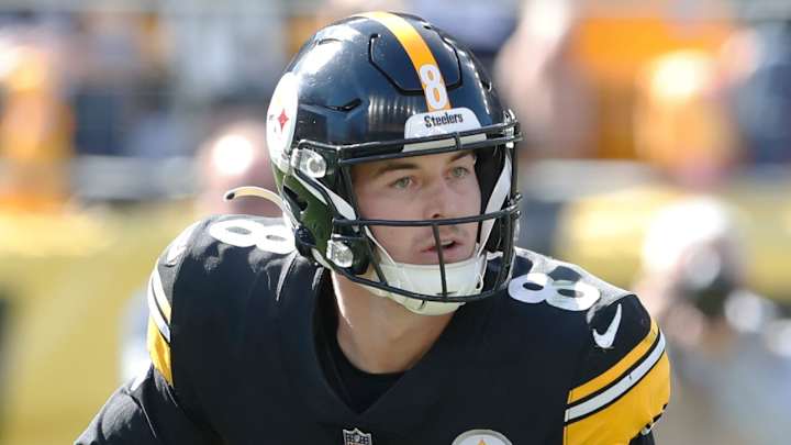 Steelers QB Kenny Pickett Suffers Concussion vs. Buccaneers