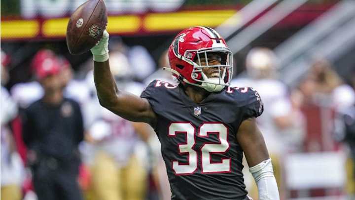 Cal in NFL: Jaylinn Hawkins' Two Big Plays Help Falcons Win