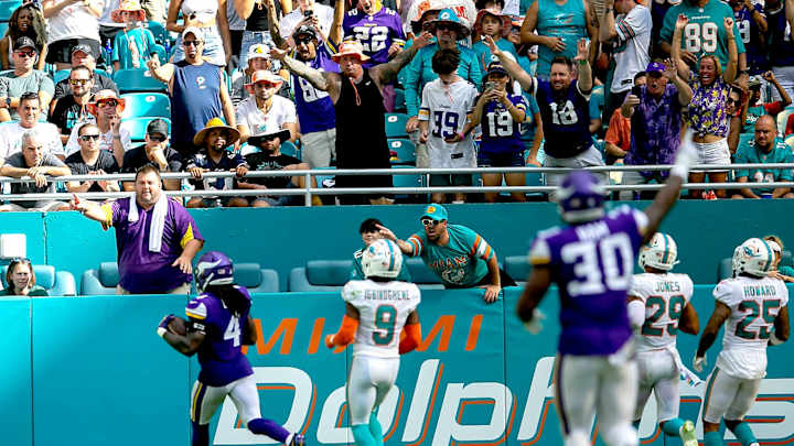 Dalvin Cook Finally Breaks a Long One to Seal a Vikings Win in His Hometown Dalvin Cook Finally Breaks a Long One to Seal a Vikings Win in His Hometown