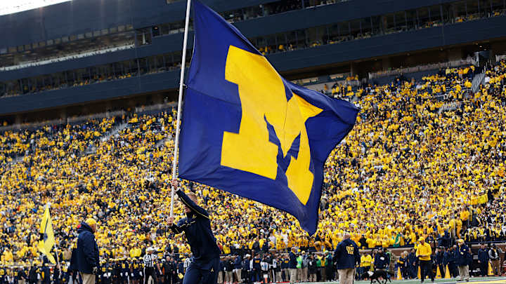 Phoenix Zoo’s One-Horned Rhino, Chutti, Predicts Fiesta Bowl Winner