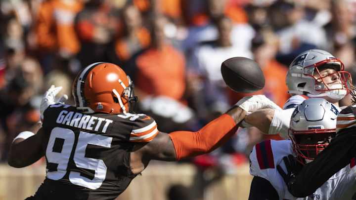 Update on Myles Garrett’s Injured Shoulder Following Loss to Patriots Update on Myles Garrett’s Injured Shoulder Following Loss to Patriots