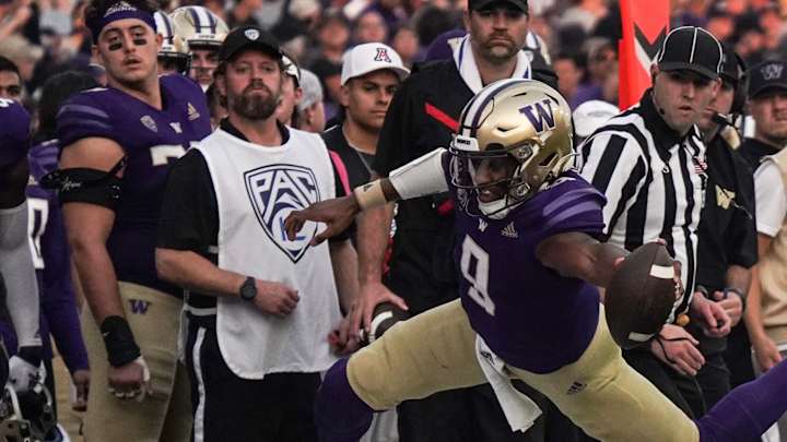 Huskies Make a Point to Get Kalepo, Mele Playing Time on Game Day Huskies Make a Point to Get Kalepo, Mele Playing Time on Game Day