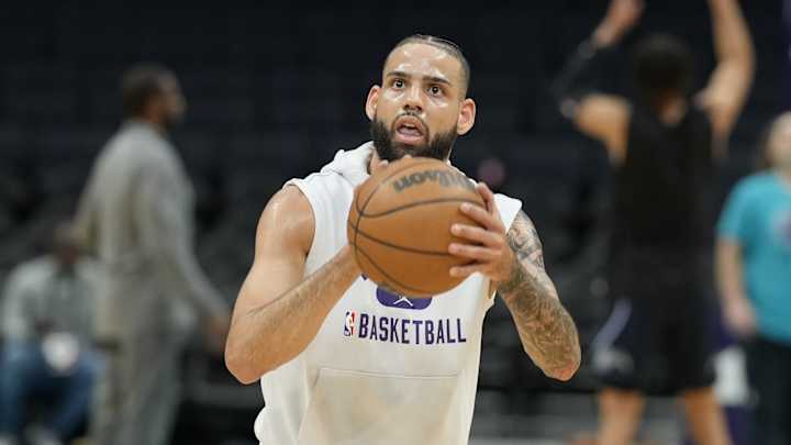 Cody Martin Exits Season Opener with Quad Injury