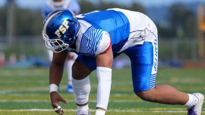 Class of 2023 Defensive End Julian Lee Earns UCLA Football Offer Class of 2023 Defensive End Julian Lee Earns UCLA Football Offer