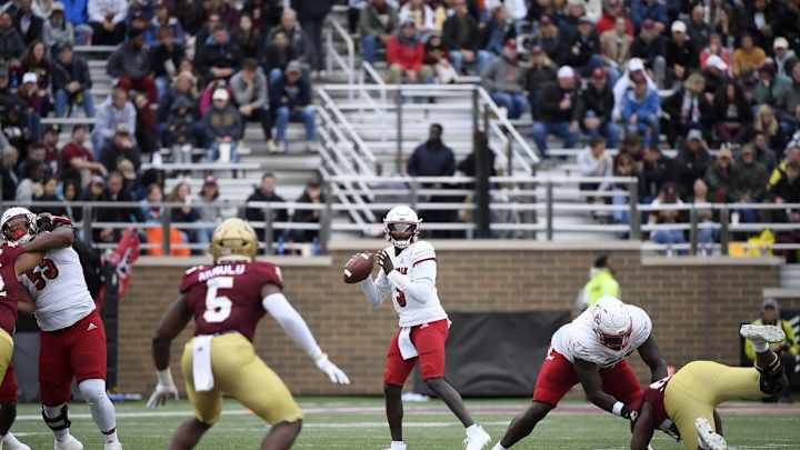 How Pitt Plans to Contain Louisville QB Malik Cunningham