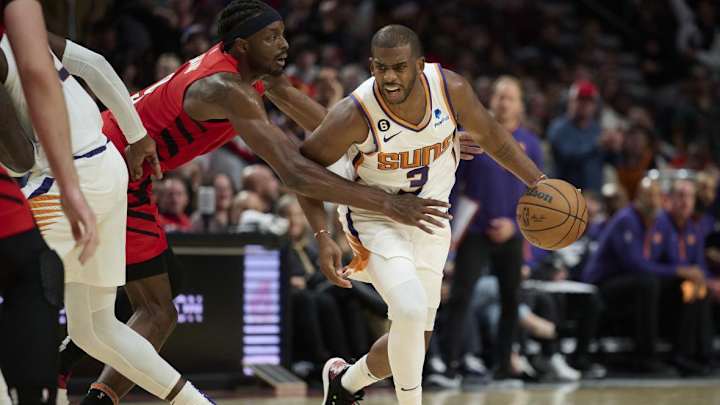 Suns Slim Favorites Over Clippers