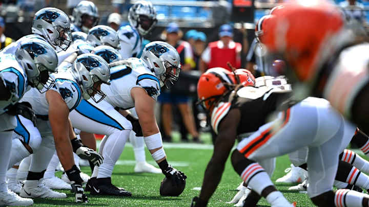 Panthers Place Starting OL Pat Elflein on Injured Reserve
