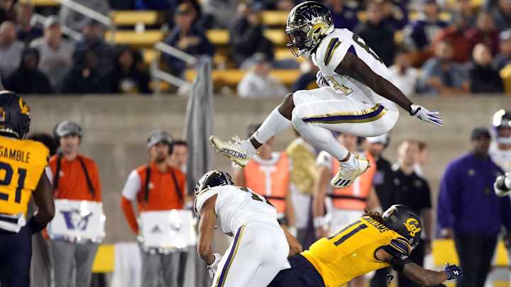 Culp Climbs on Board the List of Huskies Returning for 2023