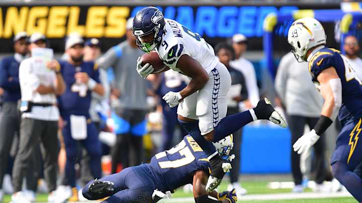 Seahawks Ride Kenneth Walker Breakout to 37-23 Victory Over Chargers: Live Game Log