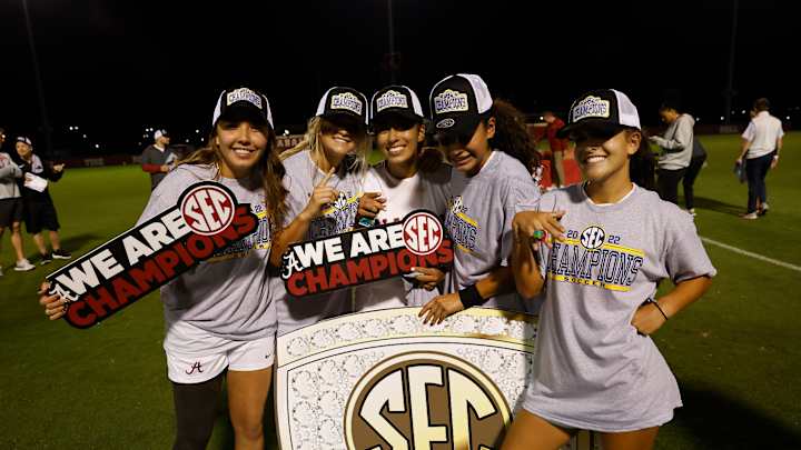 Alabama Soccer Nearly Sweeps SEC Awards Alabama Soccer Nearly Sweeps SEC Awards