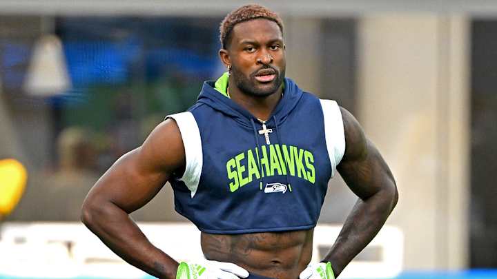 DK Metcalf Carted Off Field, Ruled Out With Knee Injury