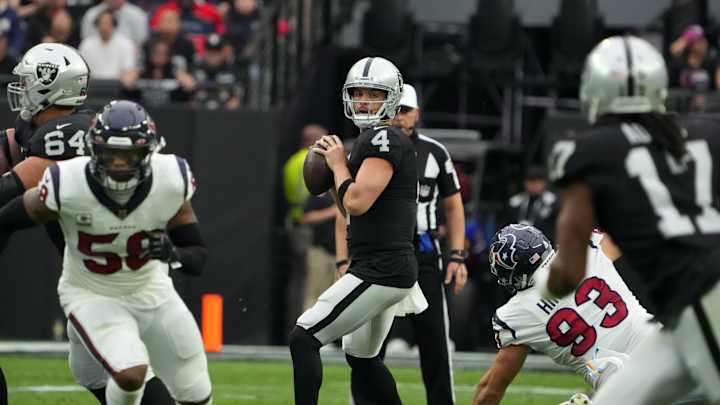 Raiders' Offense Leads the Way to Victory 38-20 over the Texans