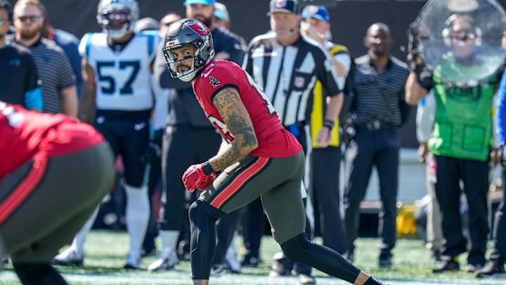 NFL investigating allegation that refs asked Mike Evans for autograph