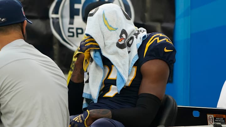 Chargers’ J.C. Jackson Suffers Season-Ending Knee Injury, per Reports Chargers’ J.C. Jackson Suffers Season-Ending Knee Injury, per Reports