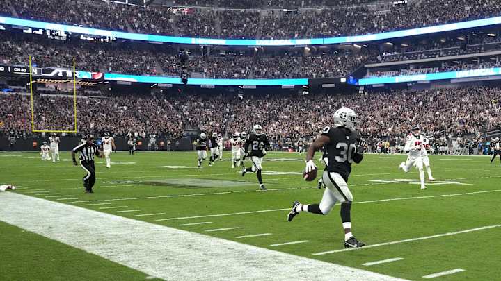 Josh McDaniels on What Safety Duron Harmon Brings to the Team