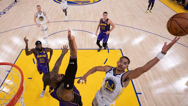 Lakers News: LeBron James Is Thirst Tweeting About Rival Teams' Shooting Guards During Off-Days