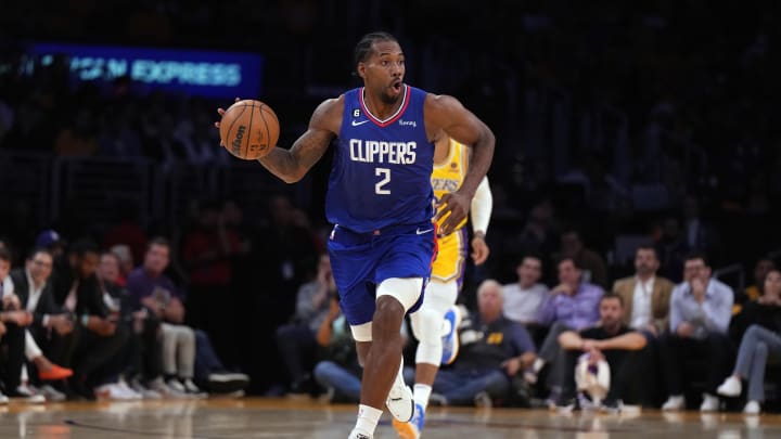 Clippers’ Kawhi Leonard Sidelined With Knee Stiffness