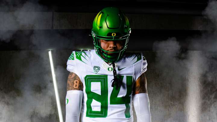 Oregon Releases Uniforms for Cal Bears Matchup