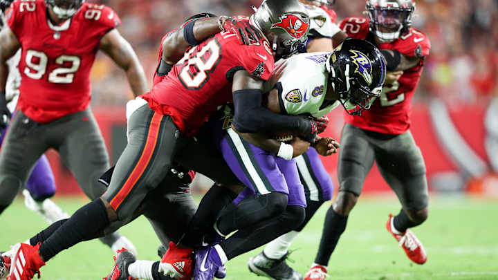Buccaneers’ Shaquil Barrett Suffers Injury Against Baltimore Ravens