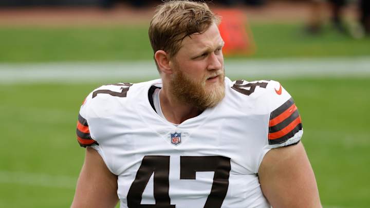 Browns Give Charley Hughlett Largest Long Snapper Contract Ever