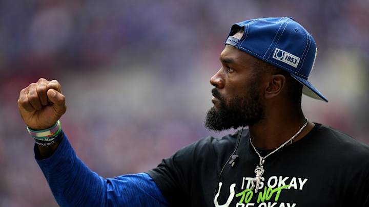 Colts: Shaquille Leonard In, Jonathan Taylor Out to Start Camp