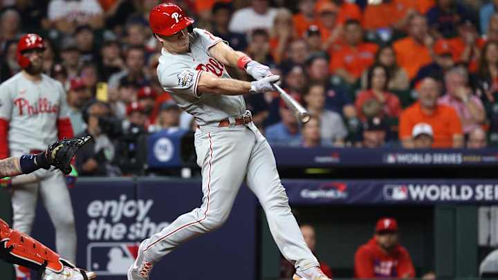 Phillies Steal Game 1 on J.T. Realmuto’s 10th-Inning Home Run