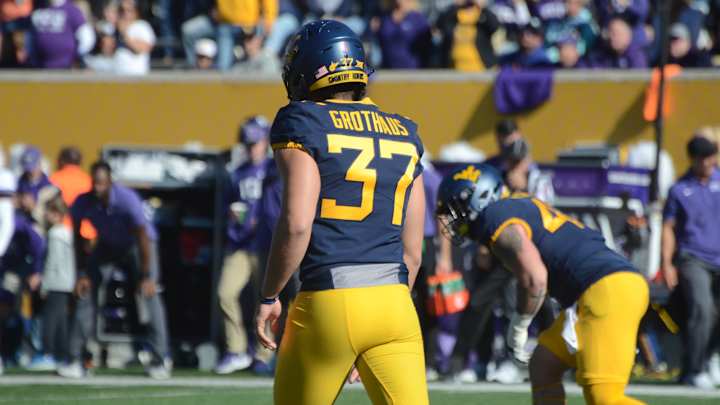 SENIOR SPOTLIGHT: Parker Grothaus SENIOR SPOTLIGHT: Parker Grothaus