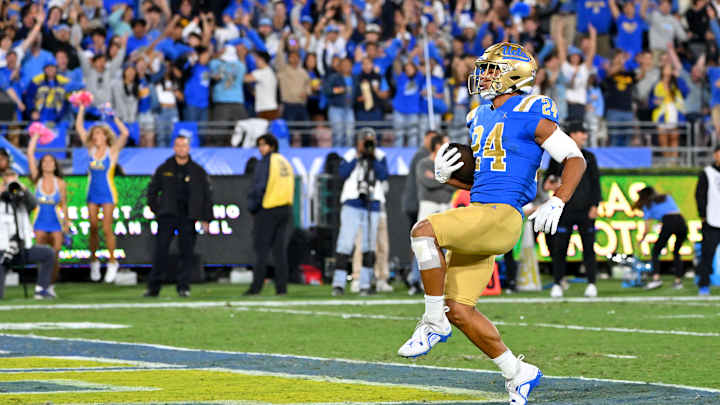 UCLA Football Shakes Off Hits, Cruises to Win Over Stanford
