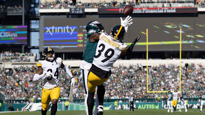 A.J. Brown's 3 TD Catches Help Eagles Grab Halftime Lead Over Steelers