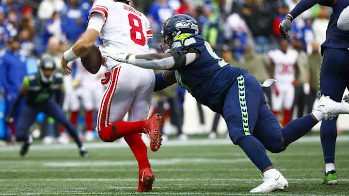 Giants Fall to Seahawks, 27-13 Giants Fall to Seahawks, 27-13