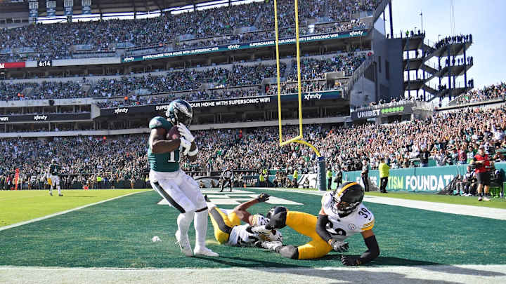 Steelers Steamrolled by Undefeated Eagles