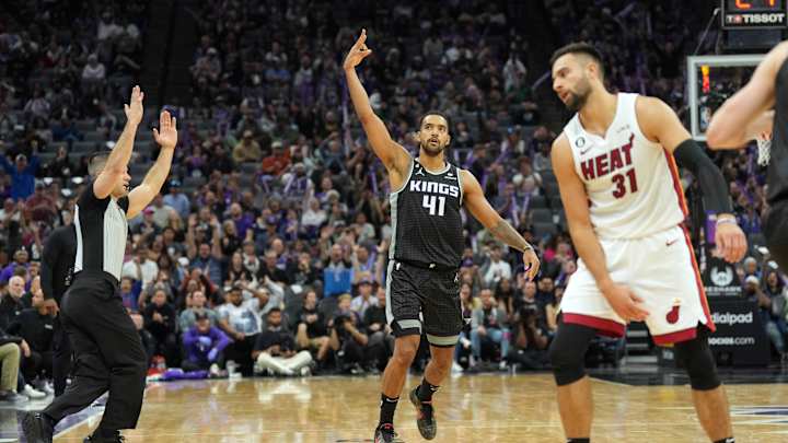 Miami Heat's Erik Spoelstra Says The Team Needs To Play As A Group Miami Heat's Erik Spoelstra Says The Team Needs To Play As A Group