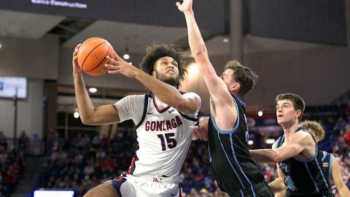 Gonzaga center Efton Reid III enters transfer portal