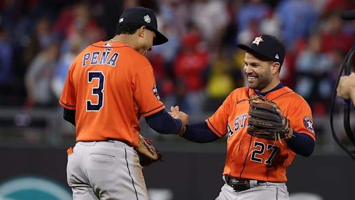 Eagles Soar to 8-0 While Astros Take 3-2 WS Lead in Philadelphia, Houston Clash