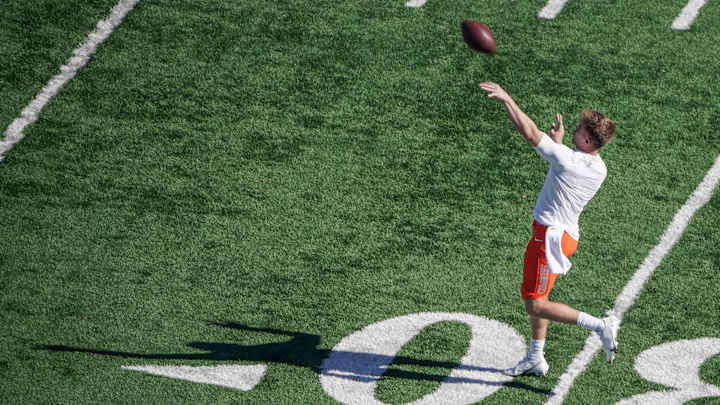 LIVE Updates: Oklahoma State Cowboys at Kansas Jayhawks
